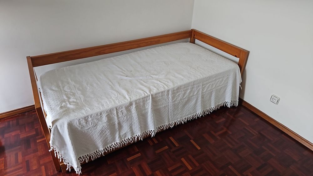 Cama de criança com gaveta + colchão