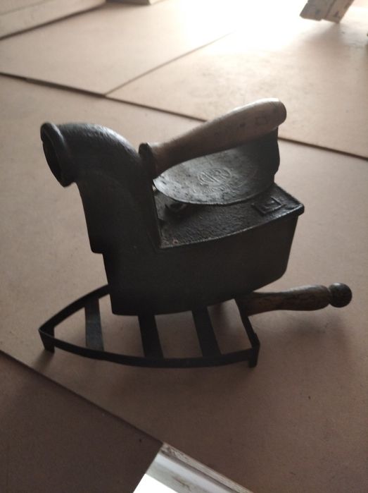 Ferro de engomar muito antigo