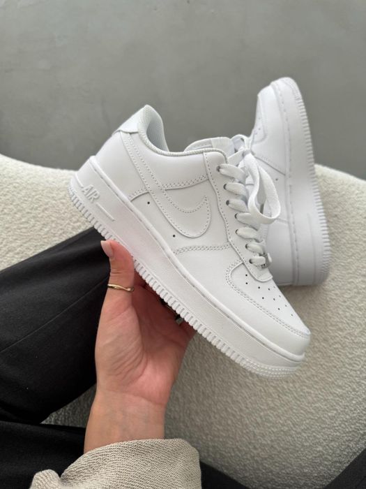 Nike Air Force 1  White чоловічі білі кросівки AF1