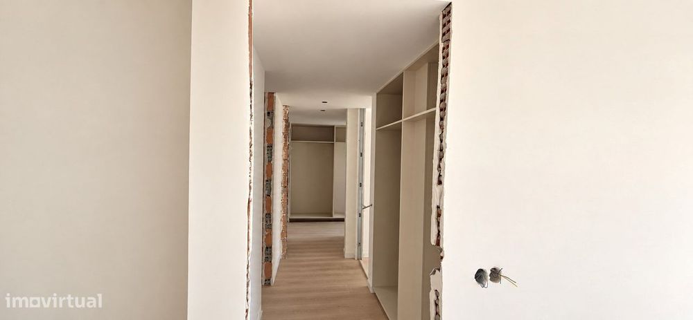 T2 Novo com Varanda e Garagem em Nogueira, Braga | 359.000 €
