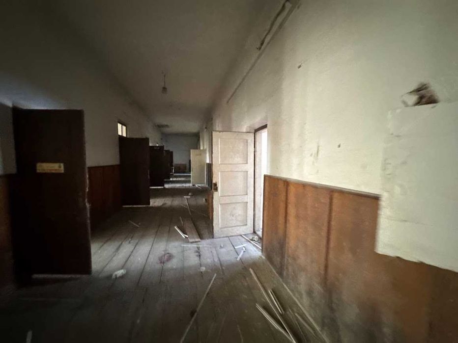 Частина будівлі 408,6 м2. м. Жовква, вул. Л. Українки, 1