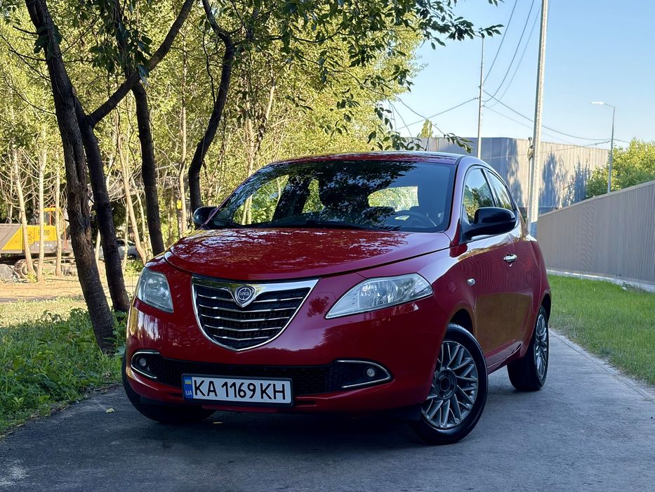 Lancia Ypsilon 2012
