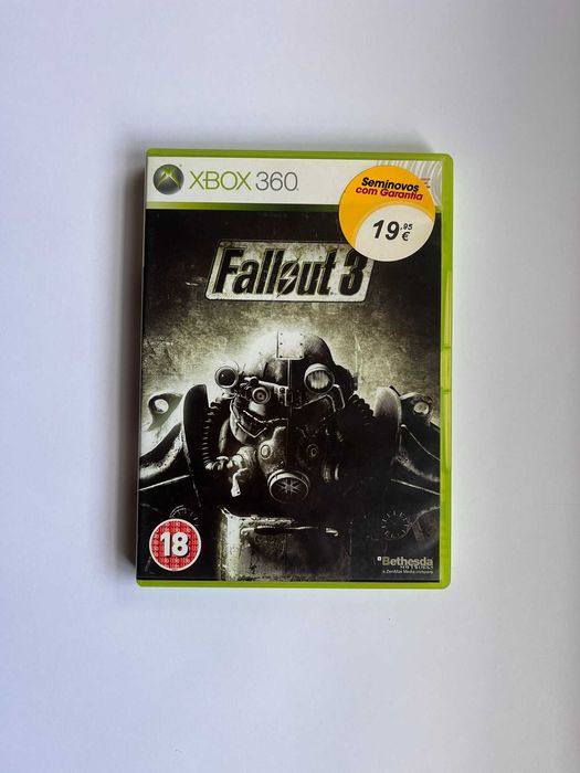 Xbox 360 Arcade com Disco de 20GB + 2 Comandos + 19 Jogos