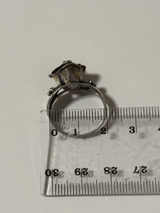 srebrny pierścionek z różą