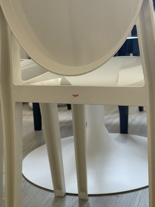 Cadeiras Ghost Kartell by Philippe Starck e Mesa oval - NOVAS