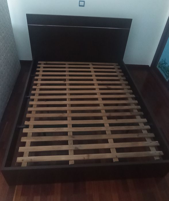 Cama de casal com estrado