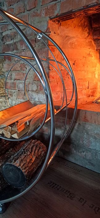 Дровниця для каміну з нержавіючої сталі в стилі лофт