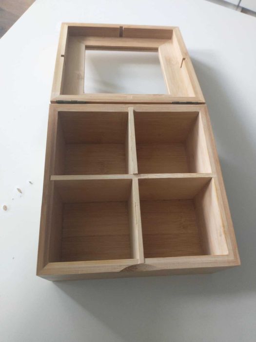 Pojemnik/skrzynka na herbaty