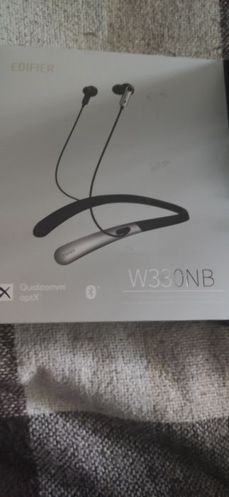 Блютуз Наушники едифер и роутер Асус без блока питания.Все рабочее