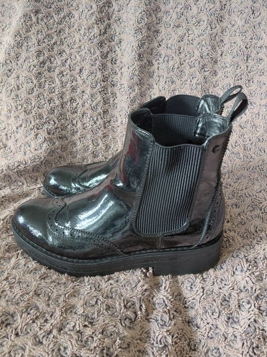 Buty, botki damskie, czarne, lakierowane rozm.41 Esprit