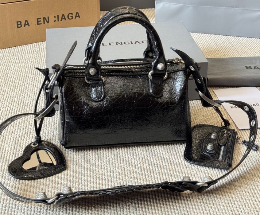Сумка Balenciaga City Mini