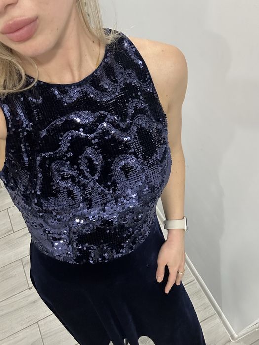 Вечірня сукня, на корпортив чи на свято