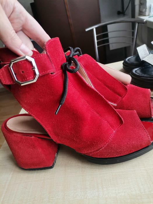 Босоніжки червоні жіночі 39 розмір натуральна замша і шкіра