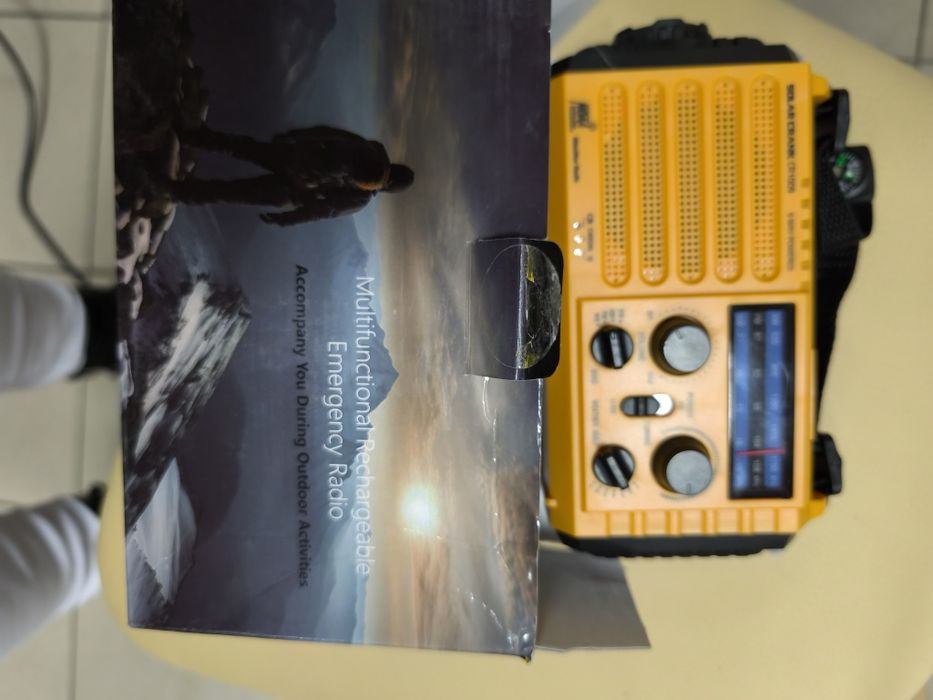 Радио Solar Crank CR1009 на солнечной батарее с зарядным на 12000 мАч