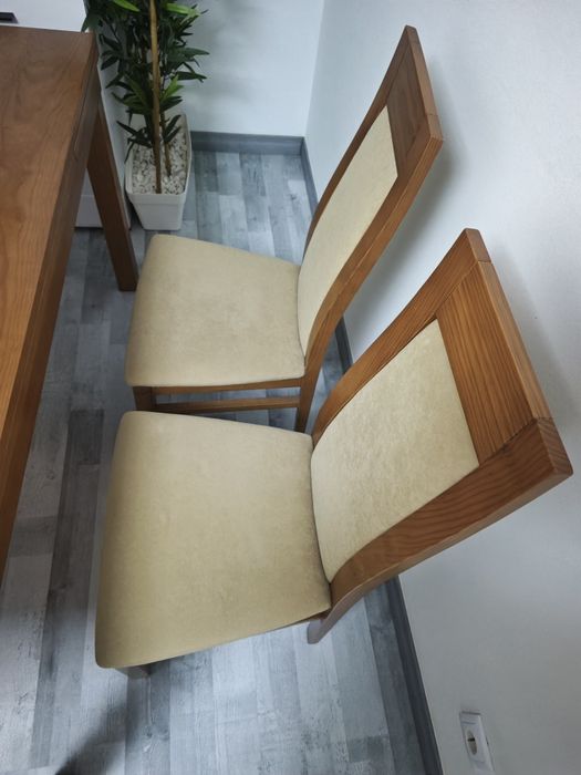 Vendo mesa com 4 cadeiras