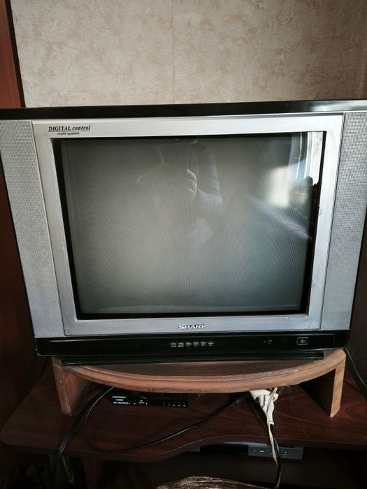 Продаю телевізор Sharp
