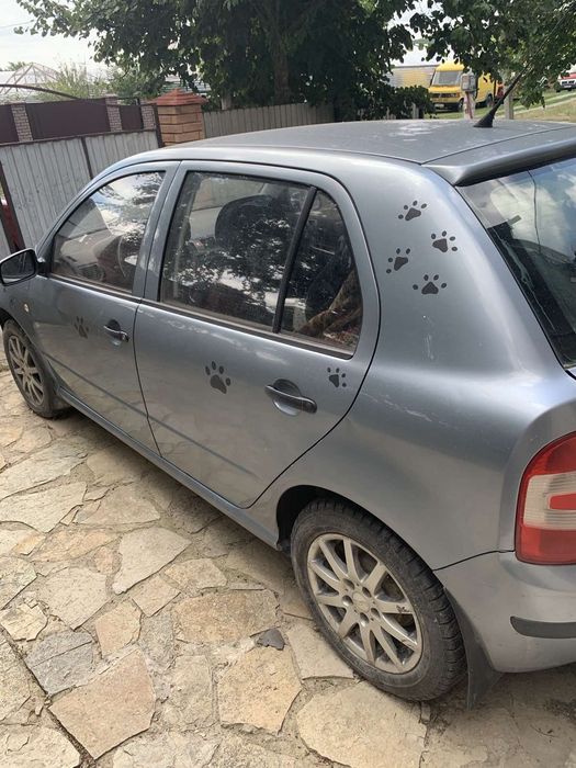 авто шкода фабія 2005