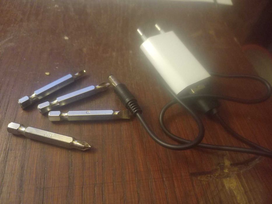 шуруповерт на аккумуляторі. новий