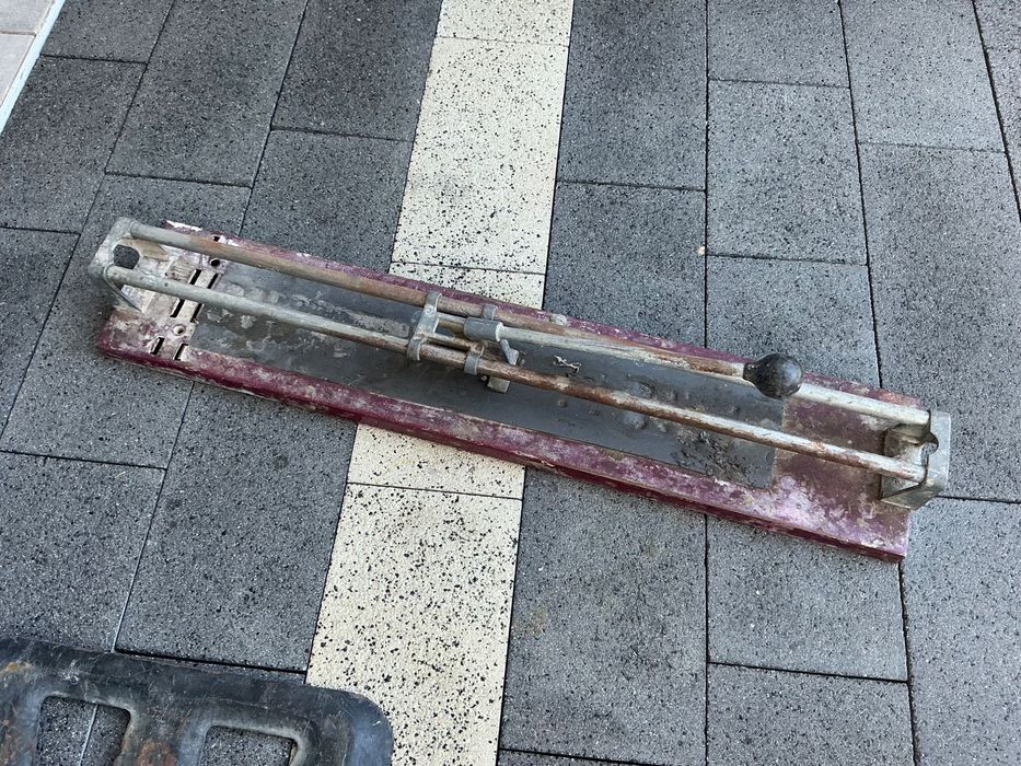 Ręczna przecinarka do płytek - gilotyna 83 cm długość