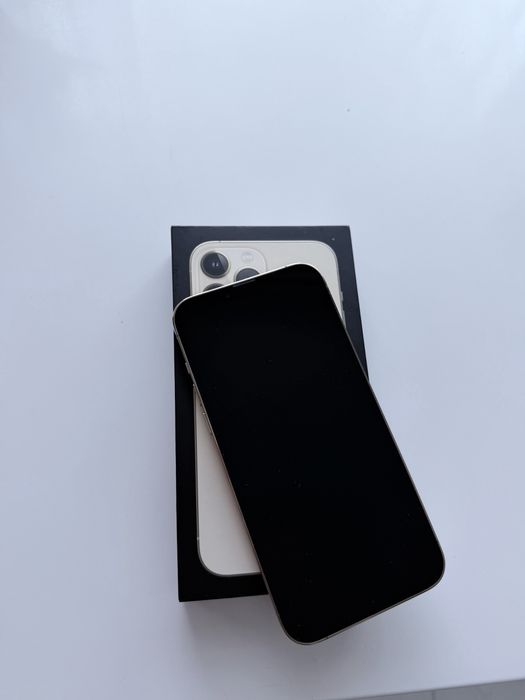 iPhone 13 Pro Max – stan bardzo dobry, kabel, etui