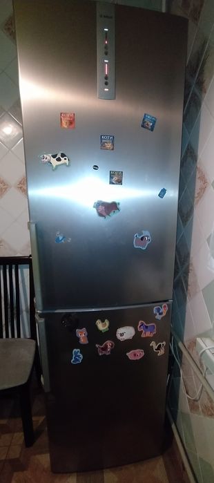 Холодильник Bosh KGN39XL20R01 під ремонт