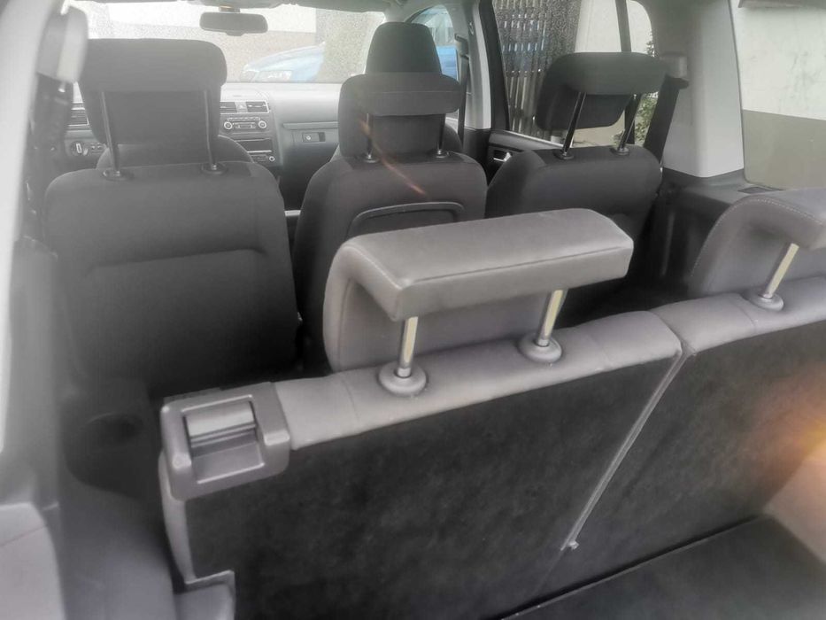 Volkswagen Touran 2.0 TDI 140 KM STYLE 7 os. HAK Zadbany