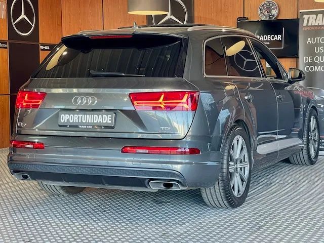 Audi Q7 3.0 TDI quattro S-line Tiptronic 7L