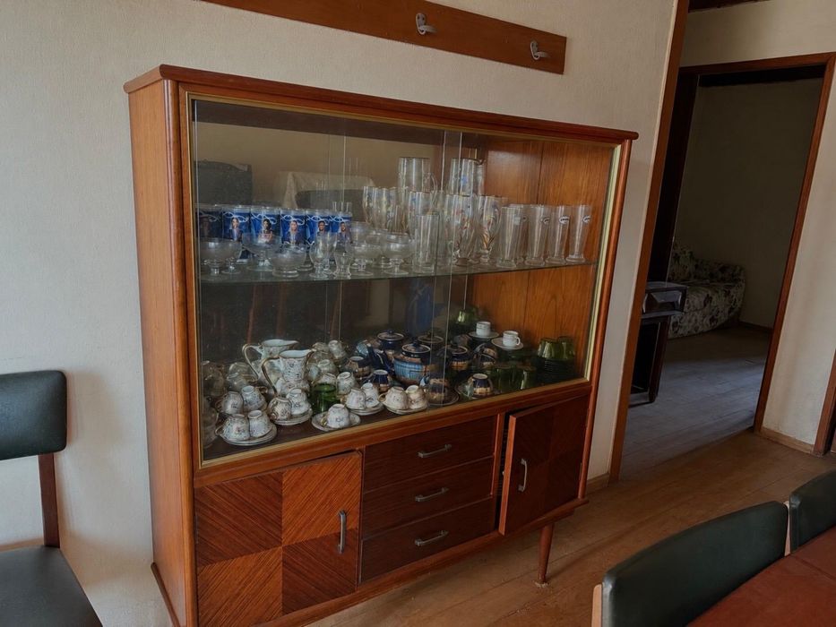 Conjunto Mesa Jantar, Louceiro e Cómoda