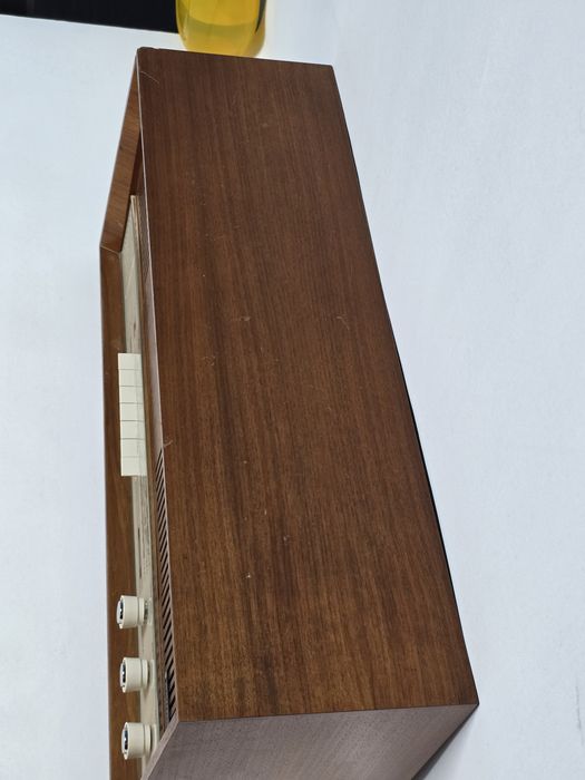 Rádio antigo reparado Grundig