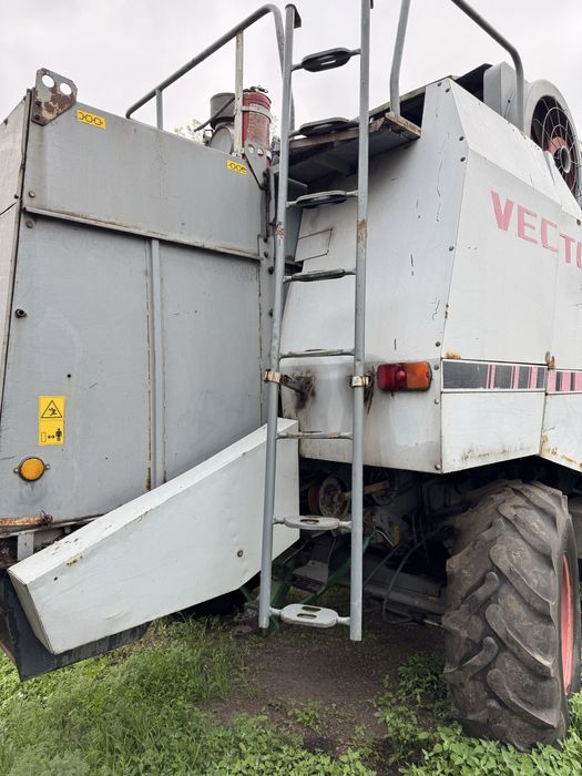 Продам комбайн Vector.