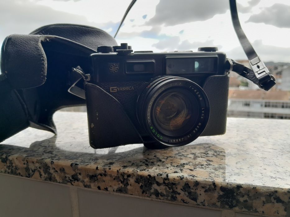 Máquina fotográfica YASHICA ELECTRO 35