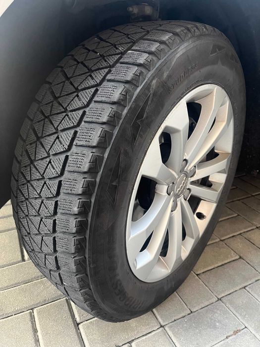 AUDI Q5 офіційний, без пошкоджень