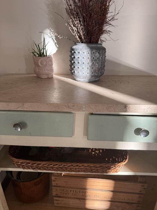 mesa consola ou aparador antigo com tampo de mármore