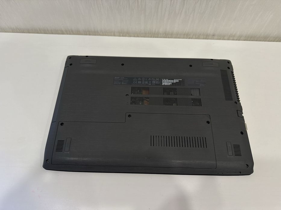Ноутбук Acer Aspire E15 E5-576G-34A0