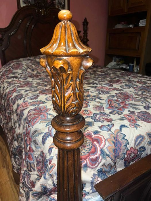 Cama de casal - madeira maciça