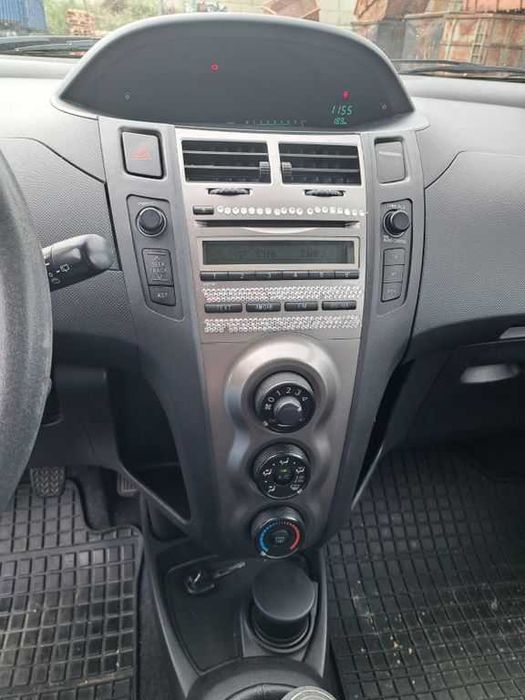 Toyota Yaris Vendo em partes e Peças