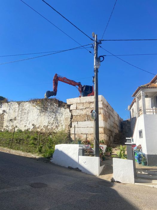 Muros em blocos de pedra natural