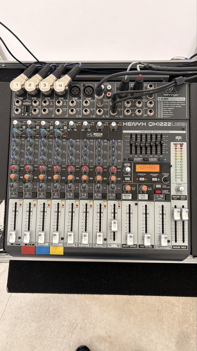 Mesa mistura behringer QX1222 USB