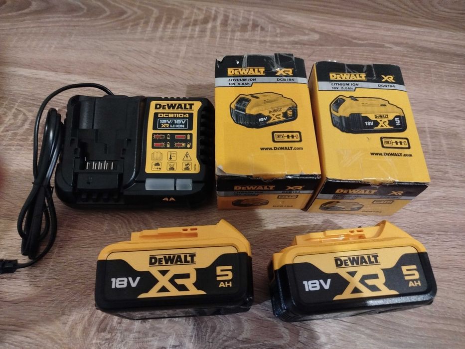 Zestaw zasilający Dewalt 2x5Ah/ładowarka