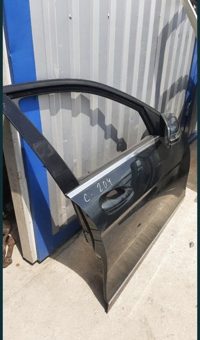 Дверка двері дверь передня права Mercedes C-class w204