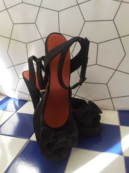 Sapatos Peep Toe com Laço H&M