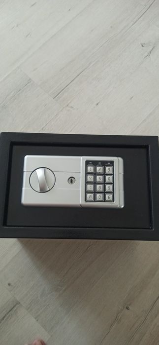 Сейф пистолетный кодовый