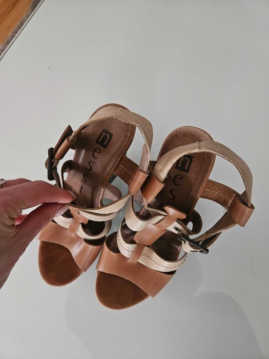 Sandały Nessi r.37 Skóra naturalna