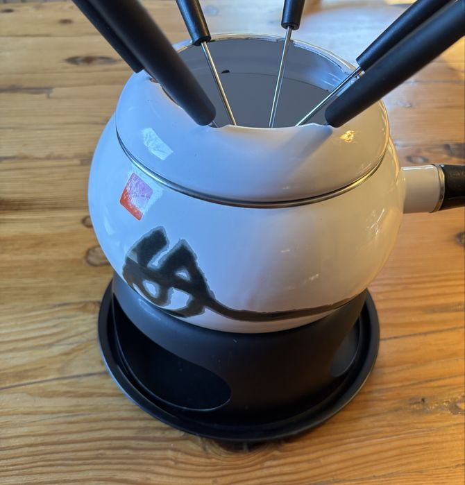 Fondue Esmalte com caractere chinês