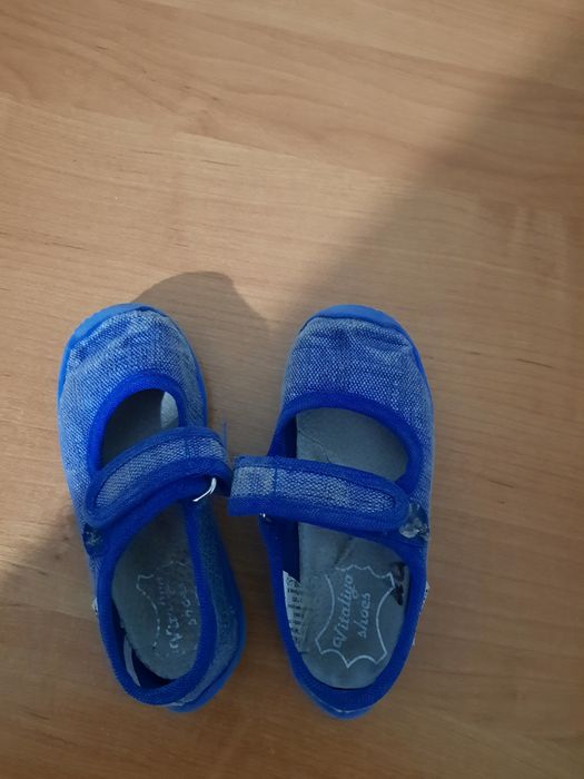 Продам детские тапочки в садик на мальчика