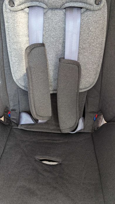 Fotelik dziecięcy bez pasów bezpieczeństwa