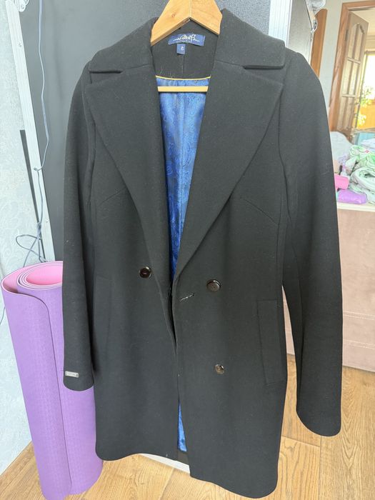 Пальто весняне 42 р