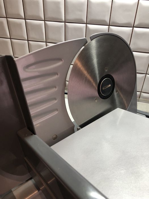 Слайсер електричний