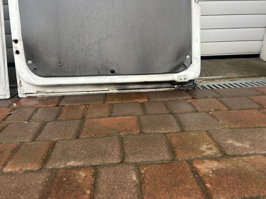 Двері задні високі , низькі , бокові  до2006 року в гарному стані