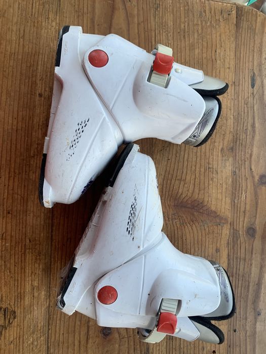 Зимове взутя  (боти ,бути)